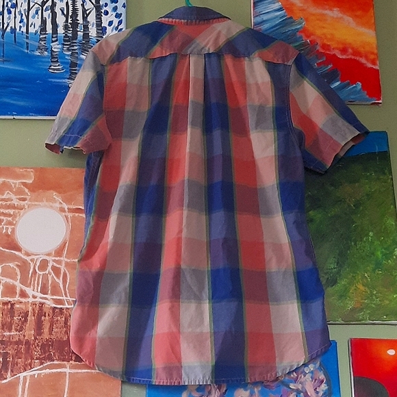 Button up shirt bundle, Levi's and Urban Pipeline - Picture 3 of 9